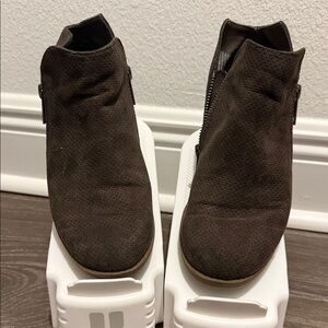 Universal Thread Dark Brown Ankle Booties